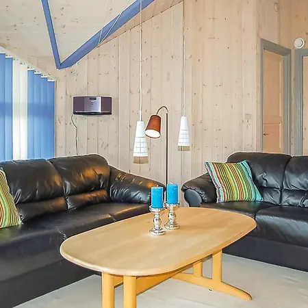 Holiday home 3 Bedroom Awesome In Sjolund Hejls