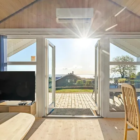 3 Bedroom Awesome In Sjolund Сasa de vacaciones Hejls