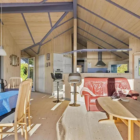 3 Bedroom Awesome In Sjolund Сasa de vacaciones Hejls