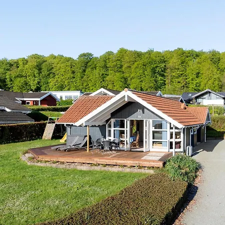 3 Bedroom Awesome In Sjolund Hejls